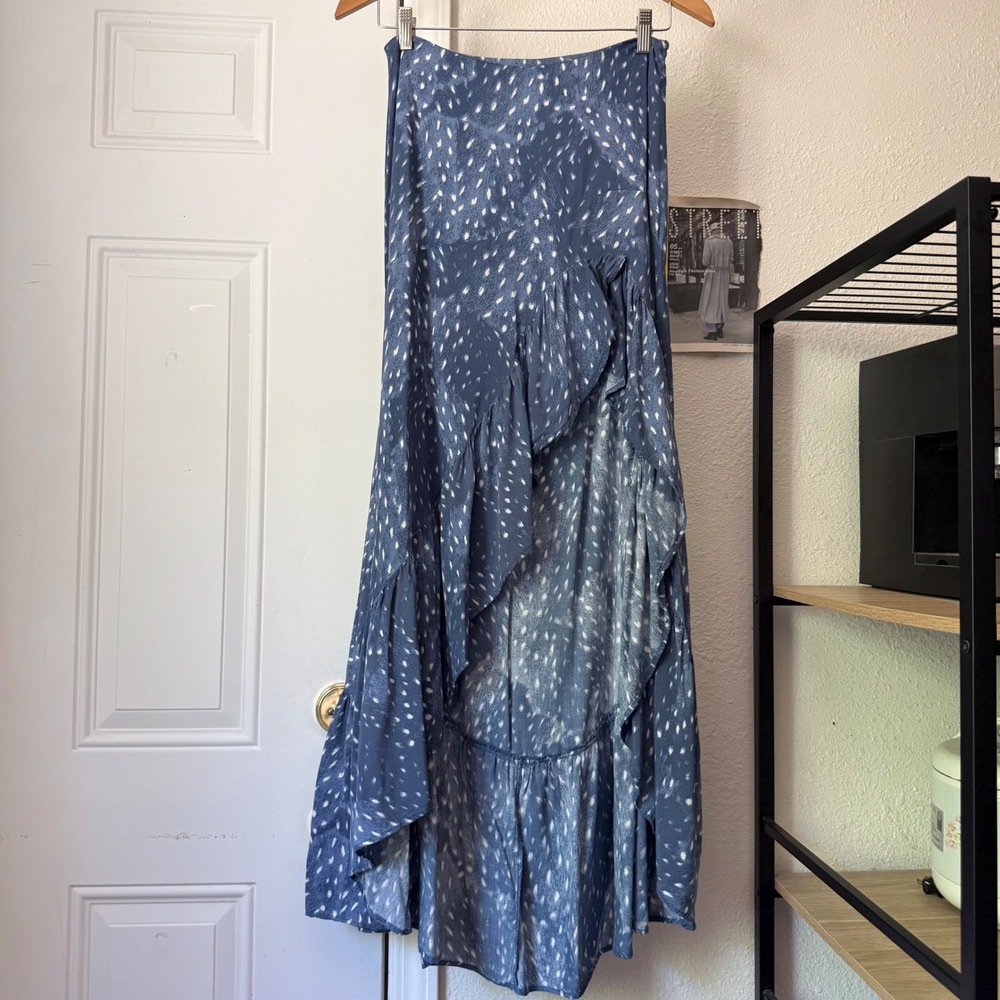 STILLWATER blue white leopard‎ dot cheetah rayon ruffle high slit lo maxi skirt